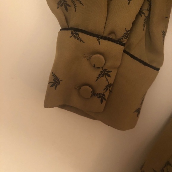 Mango blouse with beautiful neckline & pattern - Picture 5 of 6